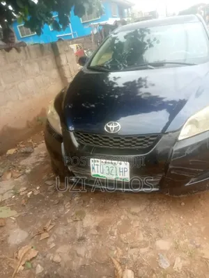 Toyota Matrix Hatchback FWD (1.8L 4cyl 5M) 2010 Blue