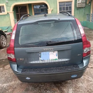 Volvo V50 2005 Green