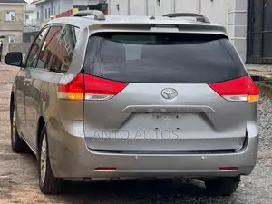 Toyota Sienna 2014 Gray