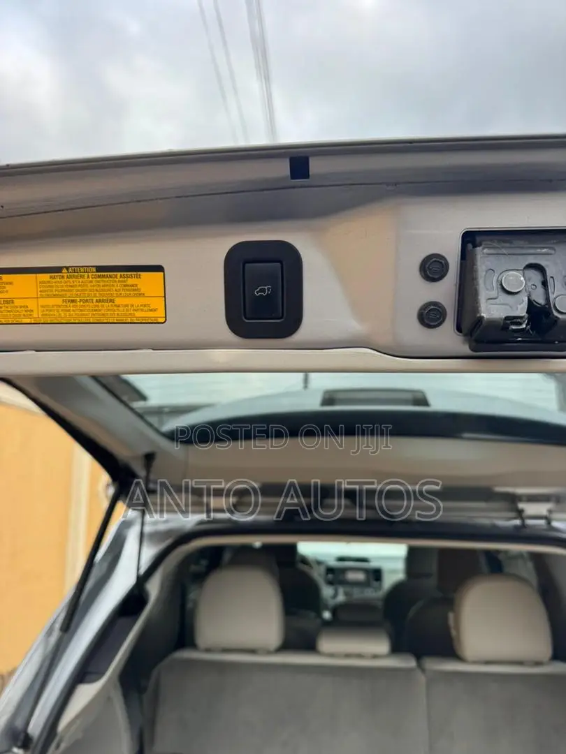 Toyota Sienna 2014 Gray