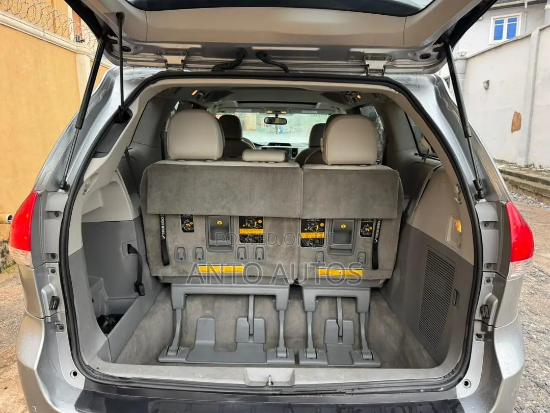 Toyota Sienna 2014 Gray