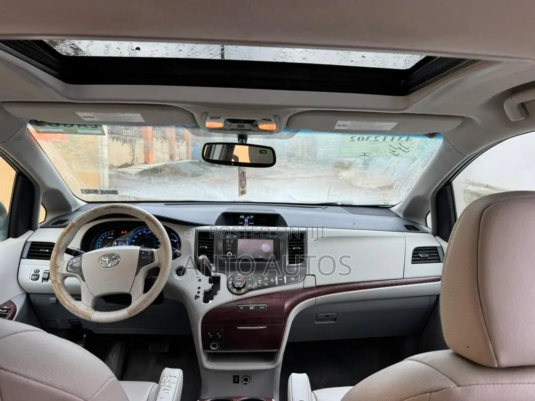 Toyota Sienna 2014 Gray