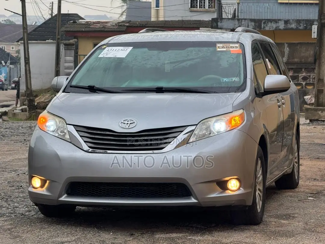 Toyota Sienna 2014 Gray