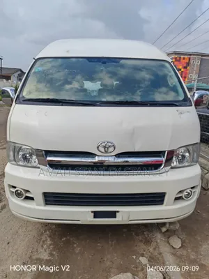 Toyota HiAce 2013 White