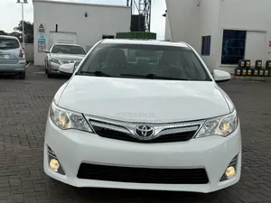 Toyota Camry 2012 Off white