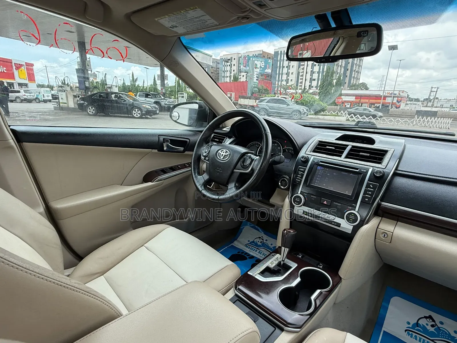 Toyota Camry 2012 Off white