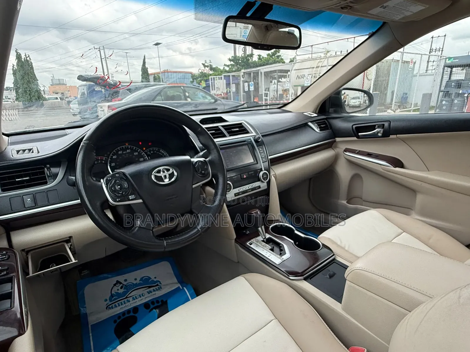 Toyota Camry 2012 Off white