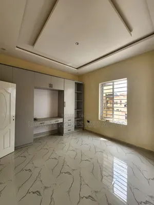 4bdrm Duplex in Mende for sale