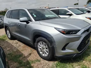 Toyota Highlander 2024 Silver