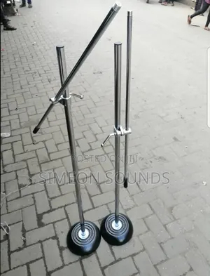 Roundbase Microphone Stand