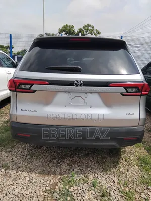 Toyota Highlander 2024 Silver