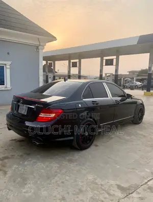 Mercedes-Benz C300 2011 Black