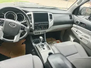 Toyota 4-Runner SR5 4dr SUV 4WD (4.0L 6cyl 5A) 2014 Black