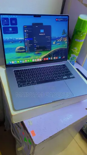 Laptop Apple MacBook Air 2023 M2 8GB Apple M2 SSD 256GB
