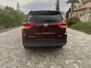 Toyota Highlander 2015 Red