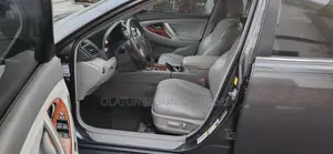 Toyota Camry XLE 4dr Sedan (2.5L 4cyl 6A) 2011 Gray