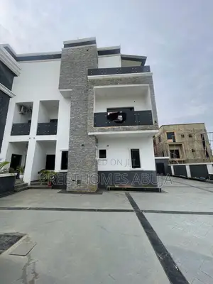5bdrm Townhouse/Terrace in Ochacho Real Homes 3, Life Camp for sale