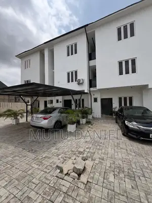 4bdrm Townhouse / Terrace in Guzape District for rent