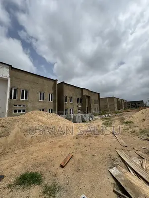 3bdrm Block of Flats in Karsana for sale