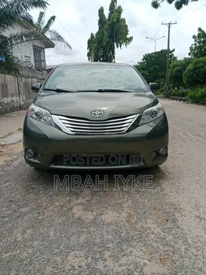 Toyota Sienna LE FWD 8-Passenger 2013 Green