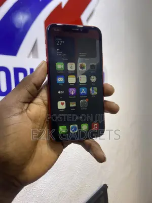 Apple iPhone XR 64 GB Red