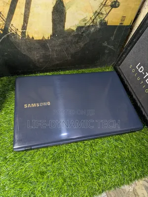 Laptop Samsung NP300E5E 8GB Intel Pentium SSD 128GB