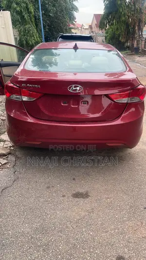 Hyundai Elantra 2011 Red
