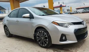 Toyota Corolla S Premium 4dr Sedan (1.8L 4cyl CVT) 2014 Silver