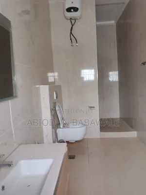 4 Bedrooms Terrace Duplex Office Use