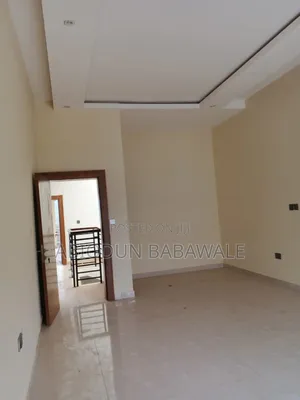 4 Bedrooms Terrace Duplex Office Use