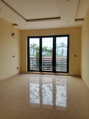 4 Bedrooms Terrace Duplex Office Use