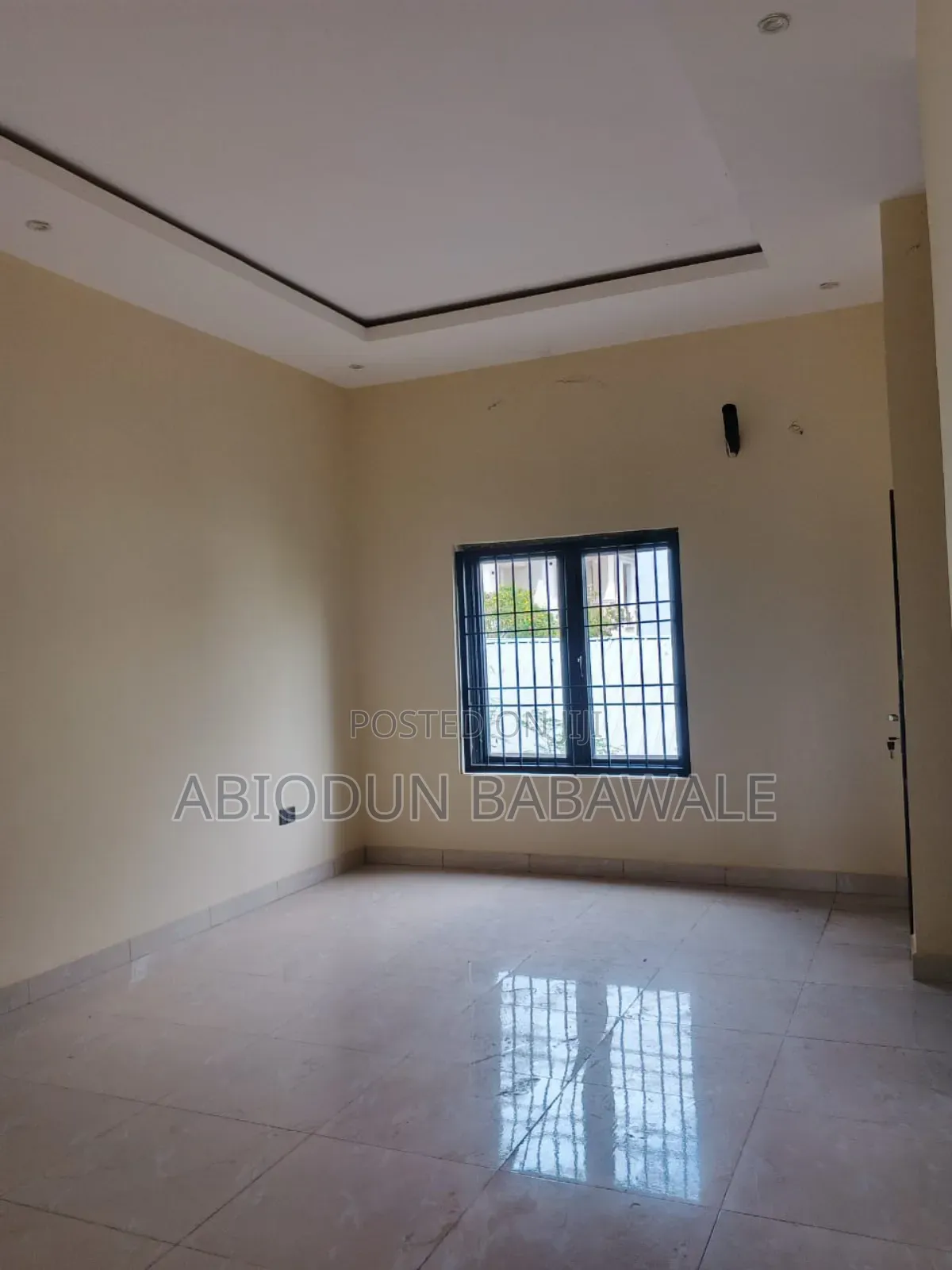 4 Bedrooms Terrace Duplex Office Use