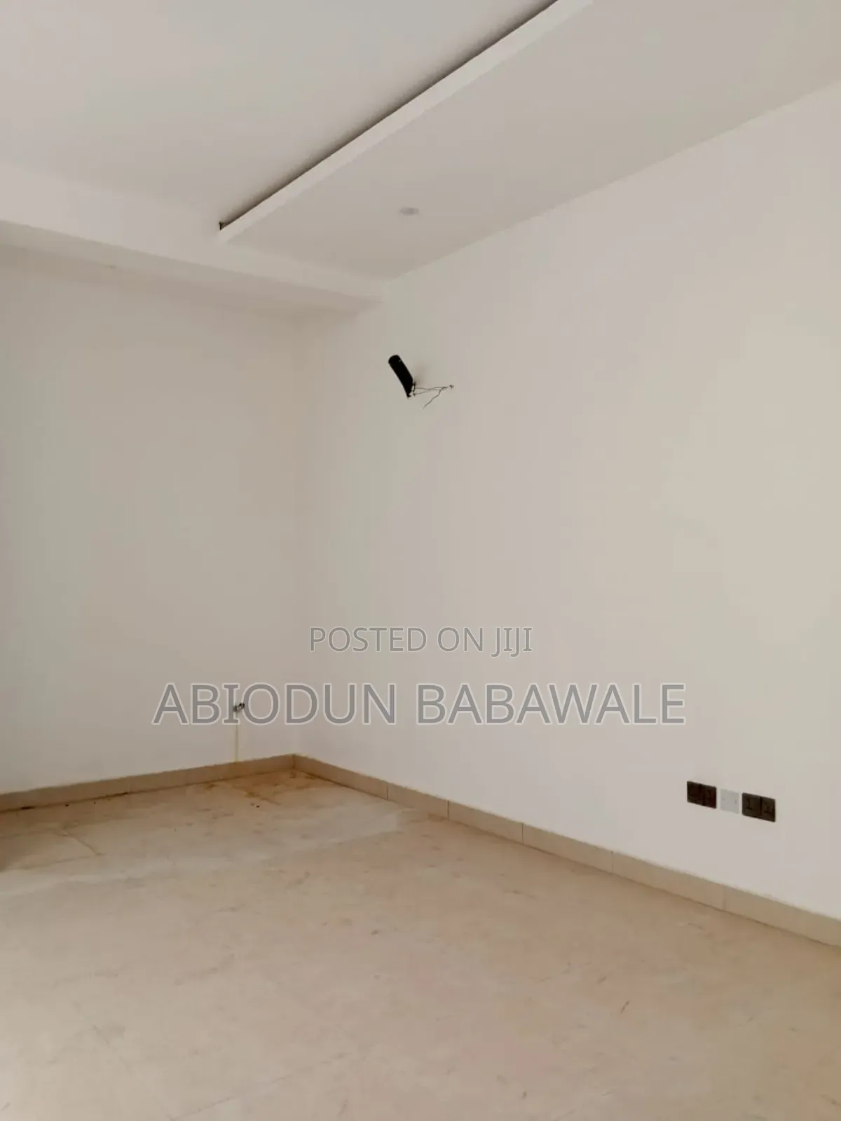 4 Bedrooms Terrace Duplex Office Use