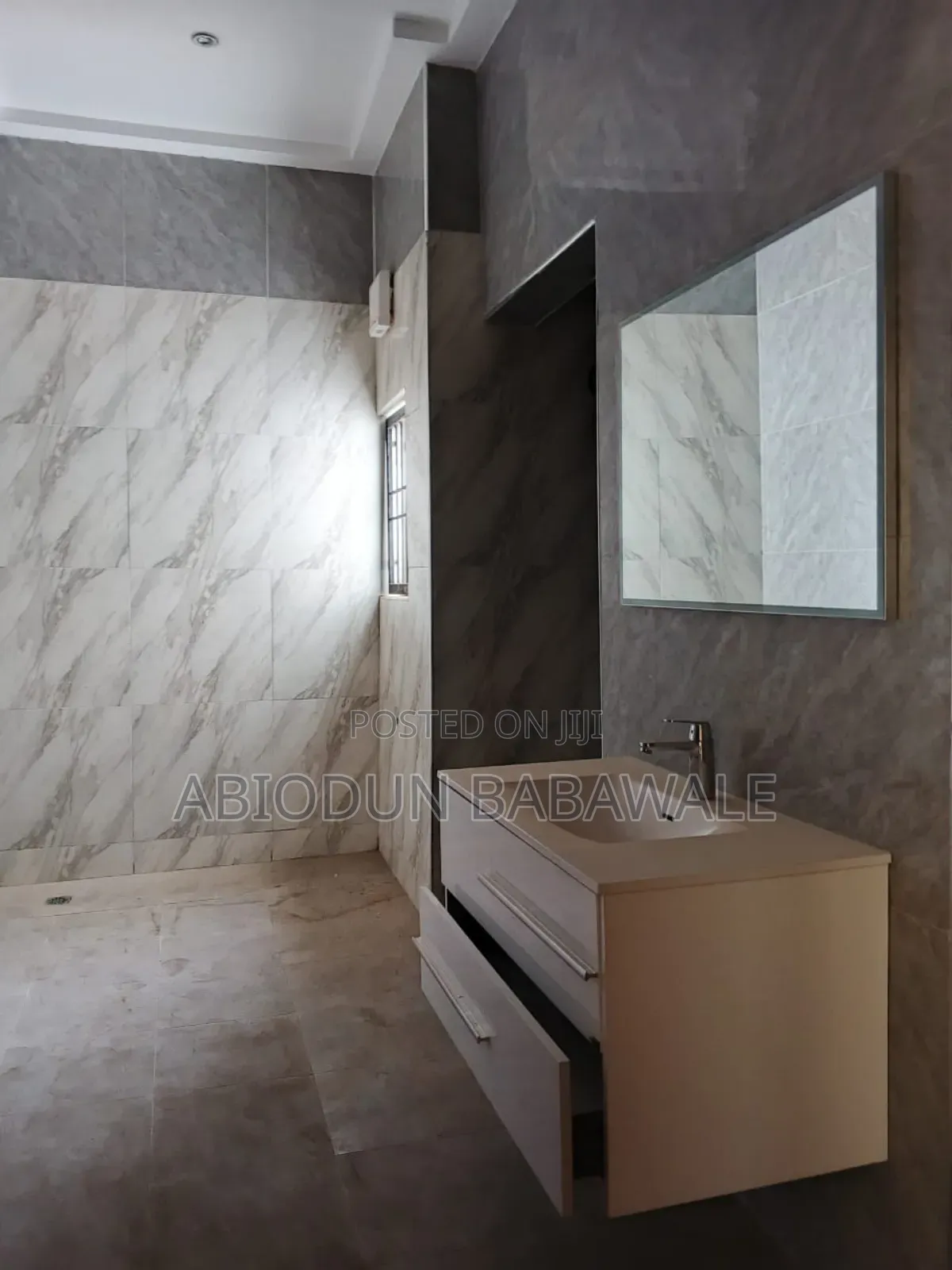 4 Bedrooms Terrace Duplex Office Use