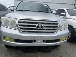 Toyota Land Cruiser 2011 Silver