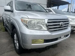Toyota Land Cruiser 2011 Silver