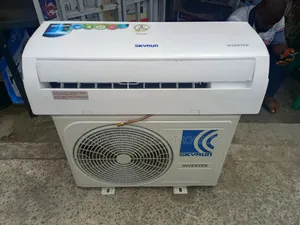Skyrun Inverter Split Unit a C 1 Hp 1 Months Used