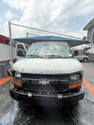 GMC Savana Cargo Van G 1500 2009 White