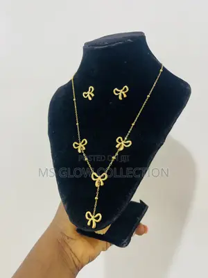 Bow Necklace Set