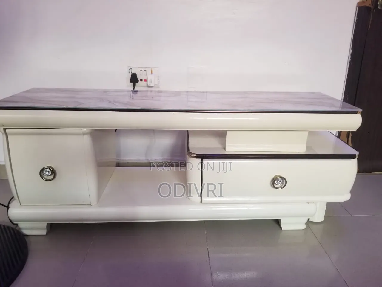 Portable Center Table