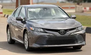 Toyota Camry 2018 Brown