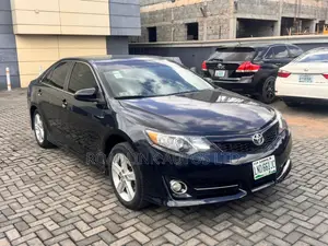 Toyota Camry SE V6 4dr Sedan (3.5L 6cyl 6A) 2013 Blue