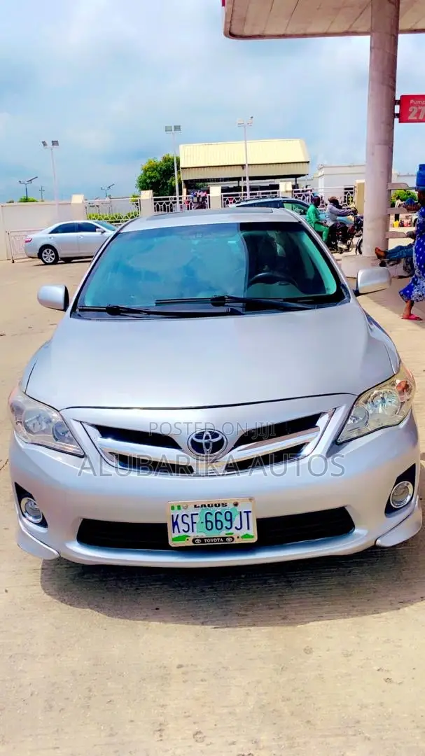 Toyota Corolla 2013 Silver