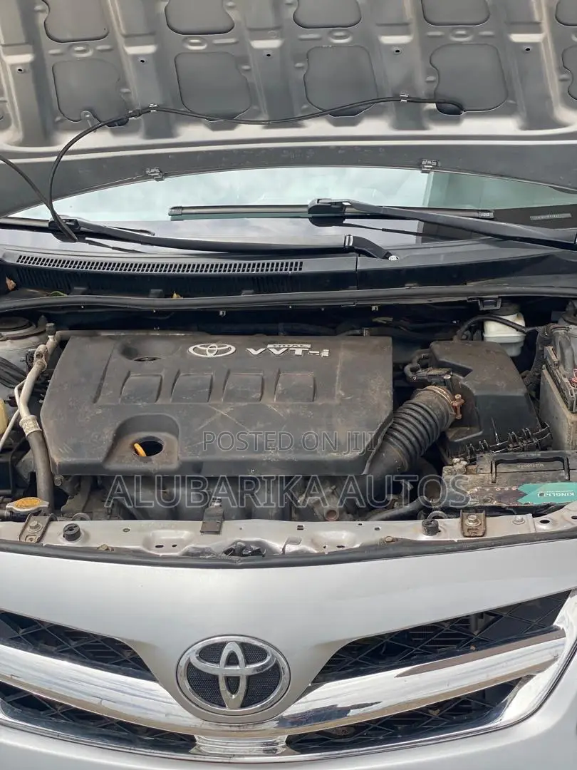 Toyota Corolla 2013 Silver