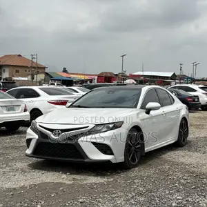 Toyota Camry 2019 White