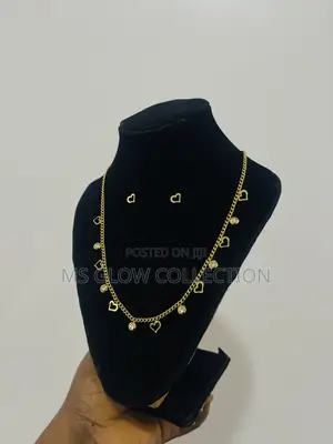 Heartshaped Necklace Set
