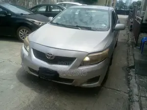 Toyota Corolla 2010 Silver