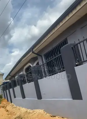 3bdrm Block of Flats in Ikot Oku Idio, Uyo for sale
