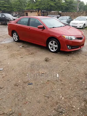 Toyota Camry SE 4dr Sedan (2.5L 4cyl 6A) 2014 Red