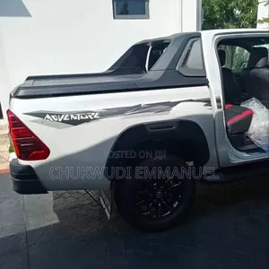 Hilux Manual Rolling Cover